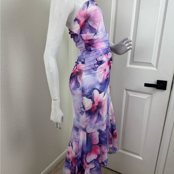Jardin Vue Floral Strapless Maxi Dress Size Small.   B21 - Picture 9 of 14